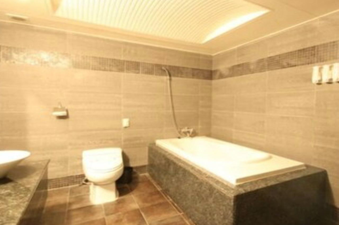 Hotel Valentine Kvangmjong Kültér fotó